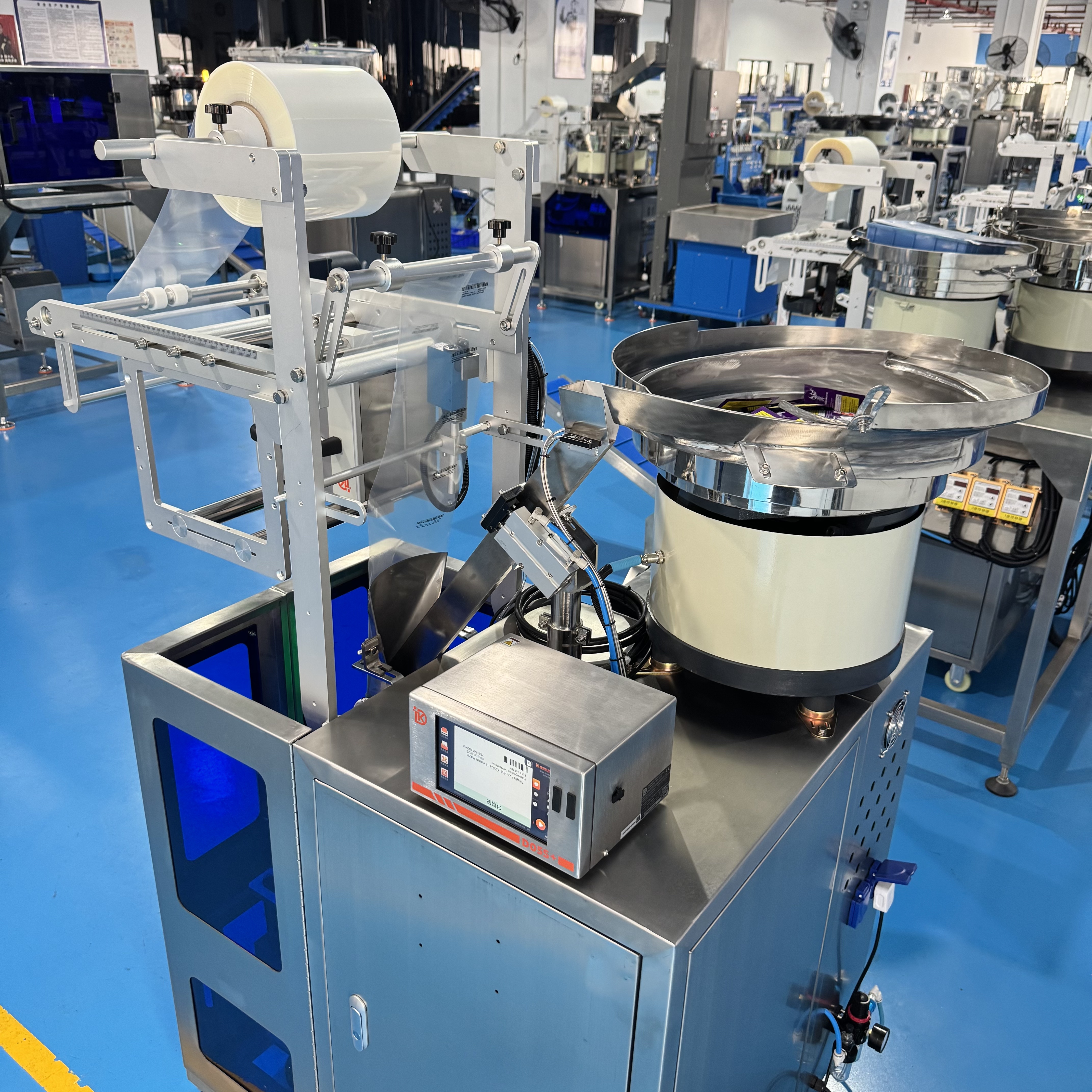 Vgopack Machinery Automatic Lancet Packing Machine Single Bowl Counting Packing Machine Back Seal Small Sachet Packaging Machine