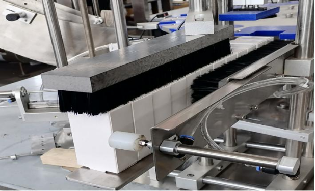 Automatic full box discharge system