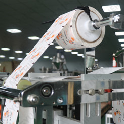 Film pulling device