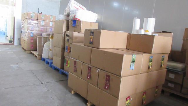 Thermoforming packaging machine for modified atmosphere packaging