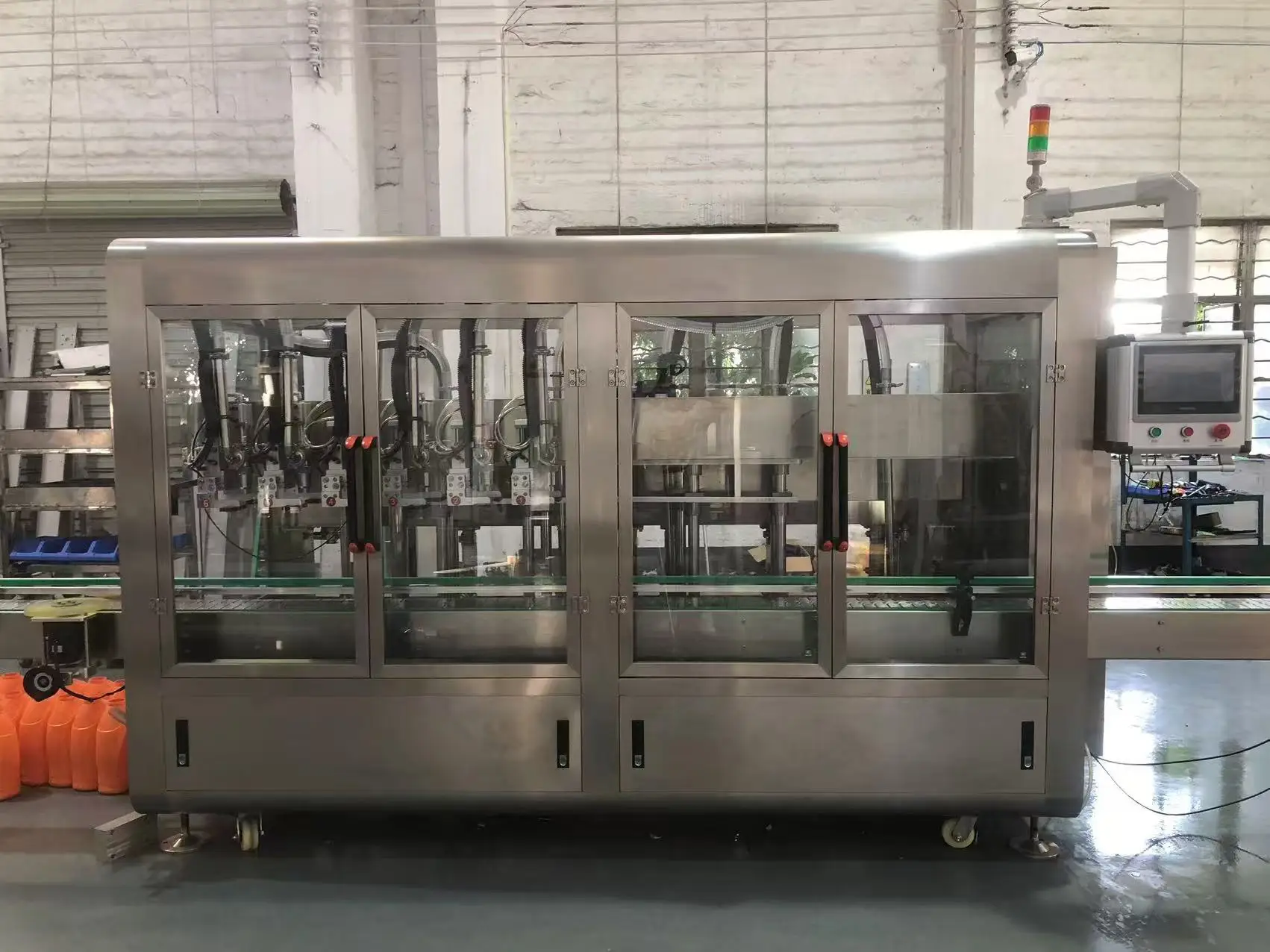Full Automatic Liquid Filling Machine PLC Controlled Automatic Quantitative Precision Filling 304 Stainless Steel