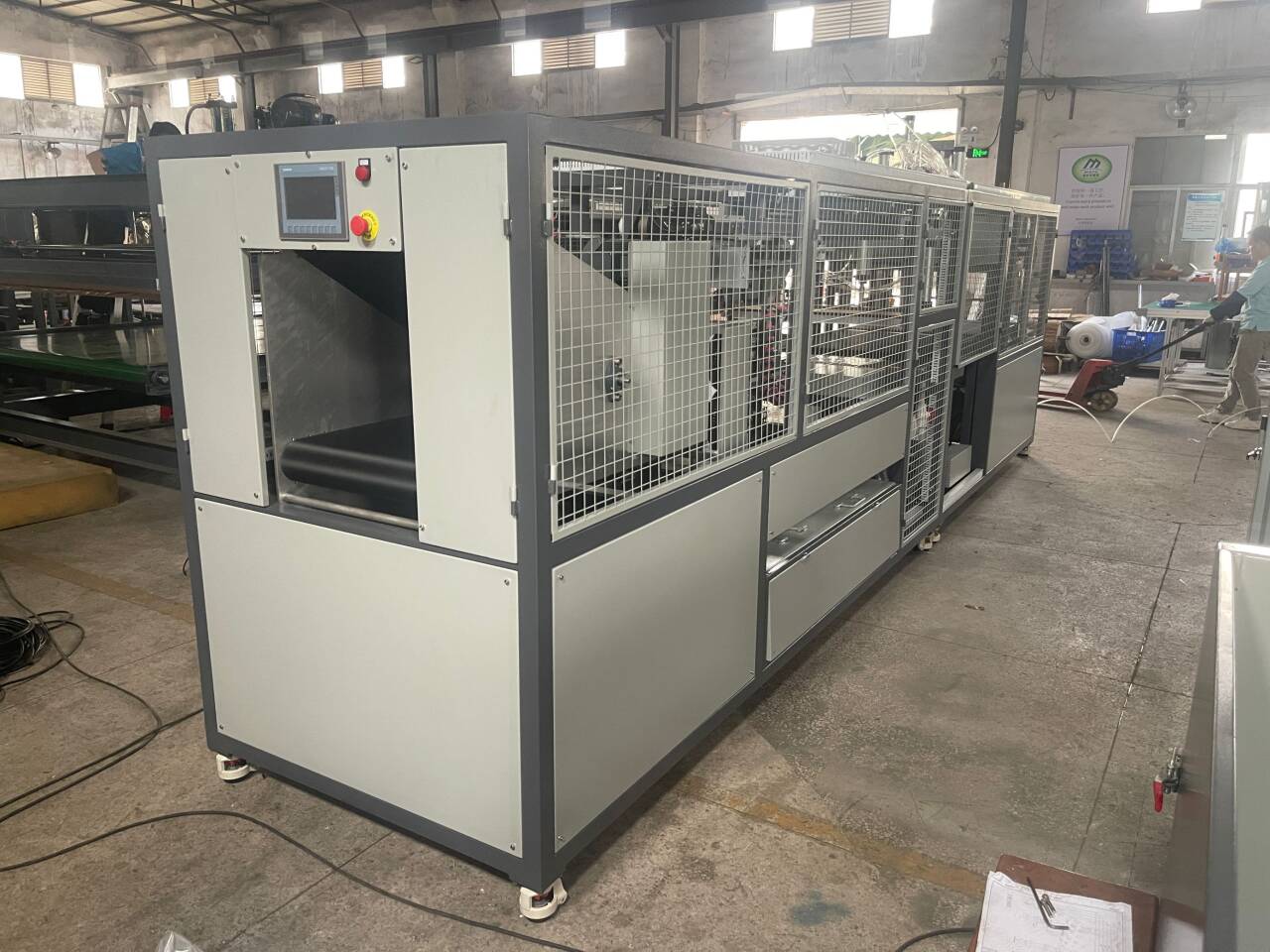 Automatic Vacuum Packing Machine With Conveyor