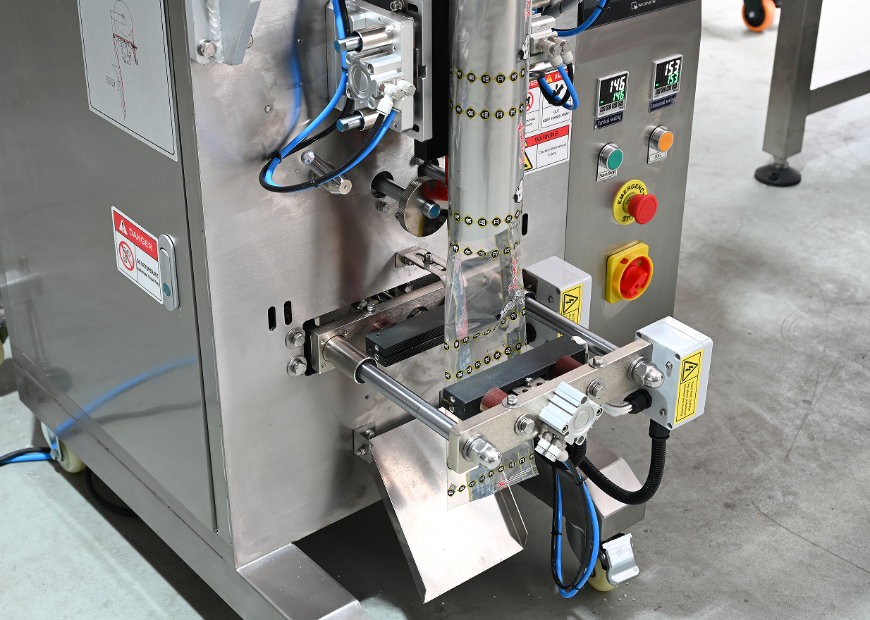 Low Cost Semi-Auto Vertical Roll Film Vertical Packaging Machine Lollipop Snack Small Automatic Material Packaging Equipment