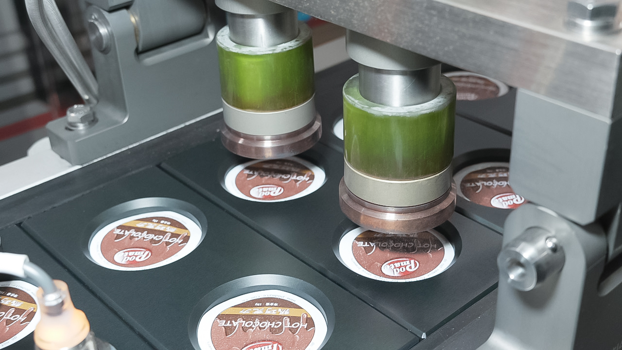 Sunyi Compact Automatic Pet Food Small Cup Filling and Sealing Machine