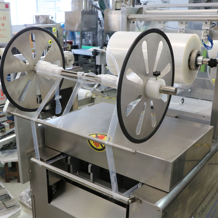 Thermoforming Vacuum Packaging Machine Sausage Vacuum Packing Machine Meat Cheese Seafood Industrial Packing
