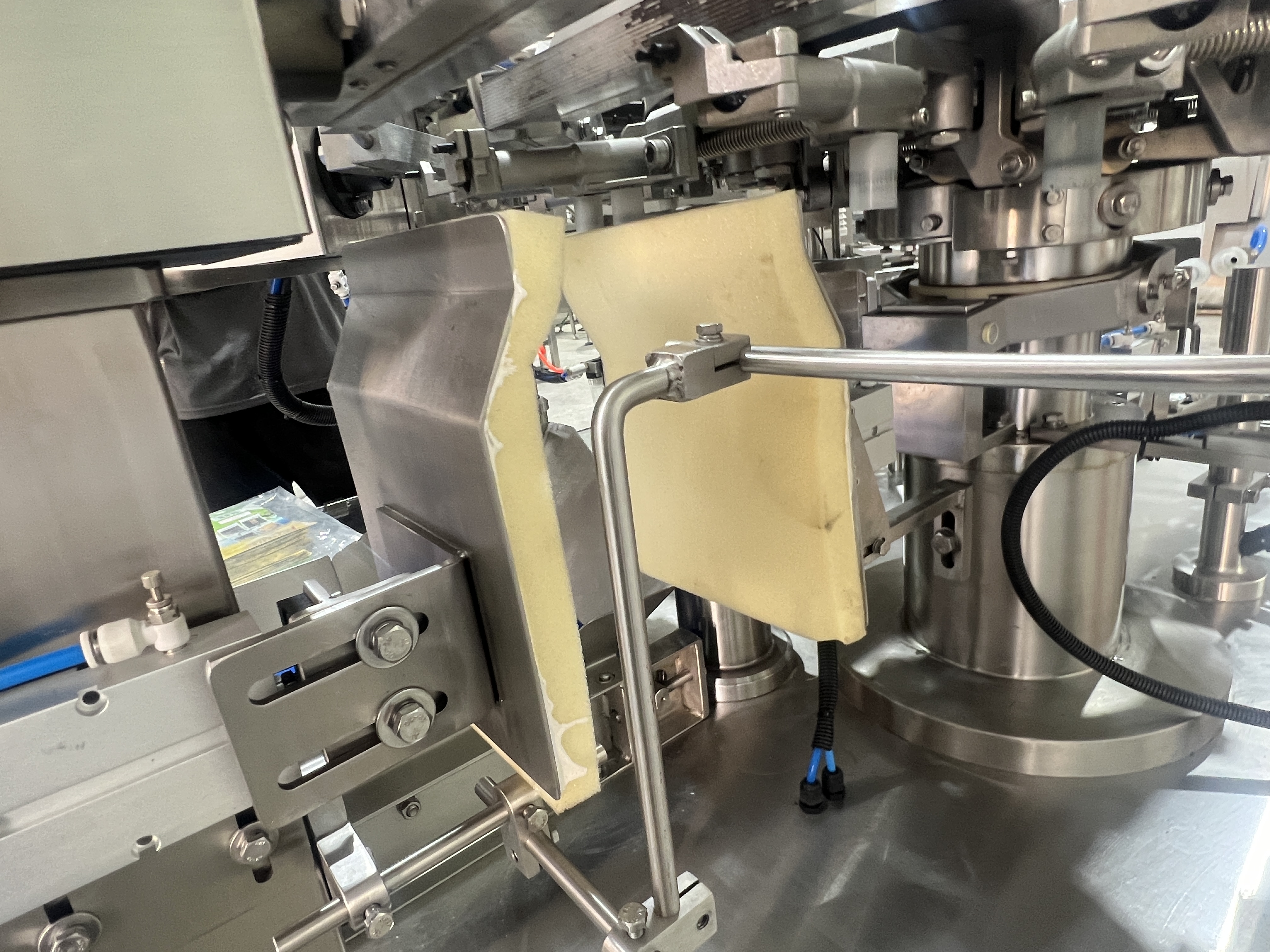 Fruit Juice Liquid Jelly Sauce Ketchup Cooking Oil Filling Bag Laundry Detergent Stand up Premade Pouch Doypack Machine