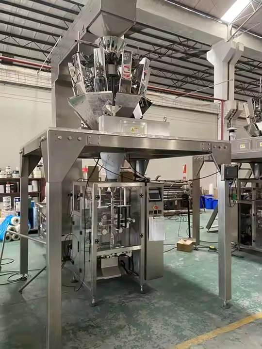 Automatic Vertical Sugar Salt Bagging Machine Snack Chips Bean Cereal Bag Packaging Machine 1kg 5kg Weighing Packing Machine