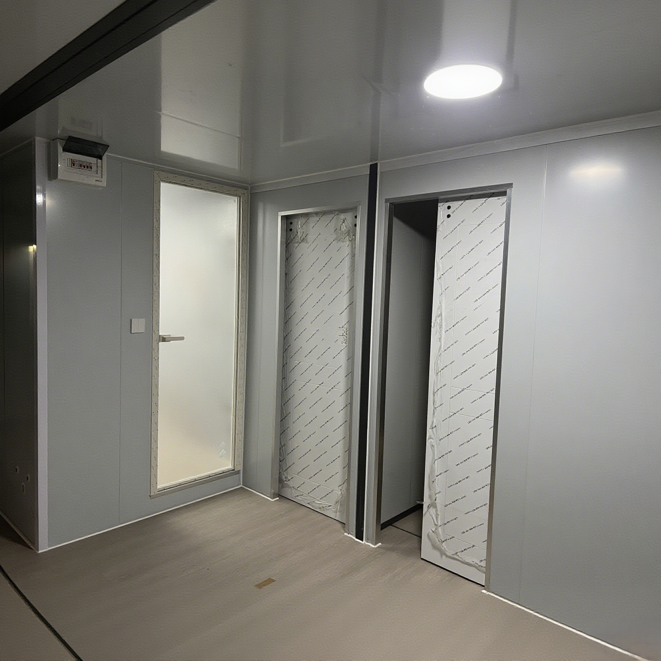 Durable Expandable Container House Prefabricated Building Customizable for Construction Workers Dormitory