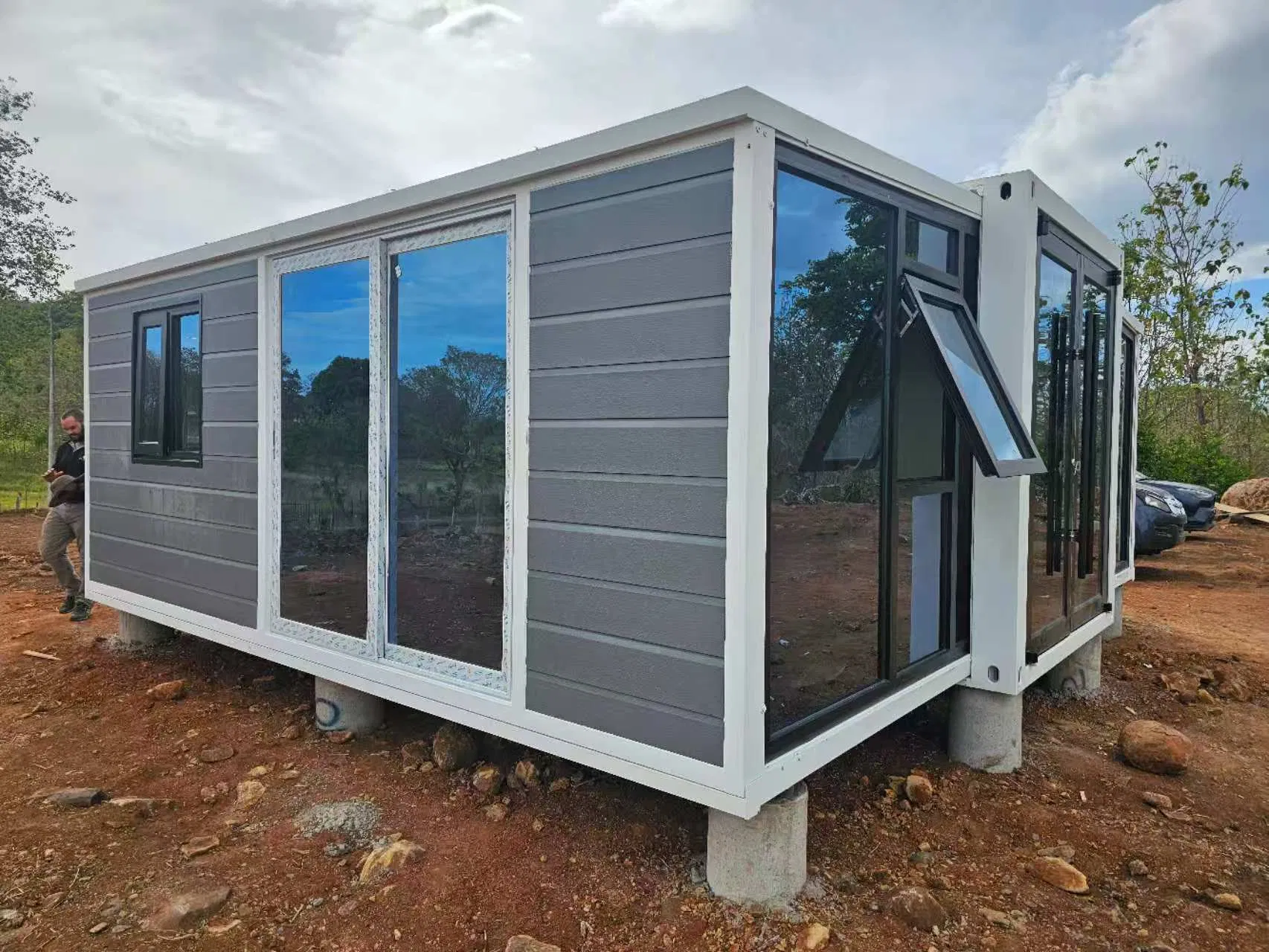 Prefabricated Container Home 20FT Folding 2 Bedroom Living Portable Mobile Modular Luxury Prefab House