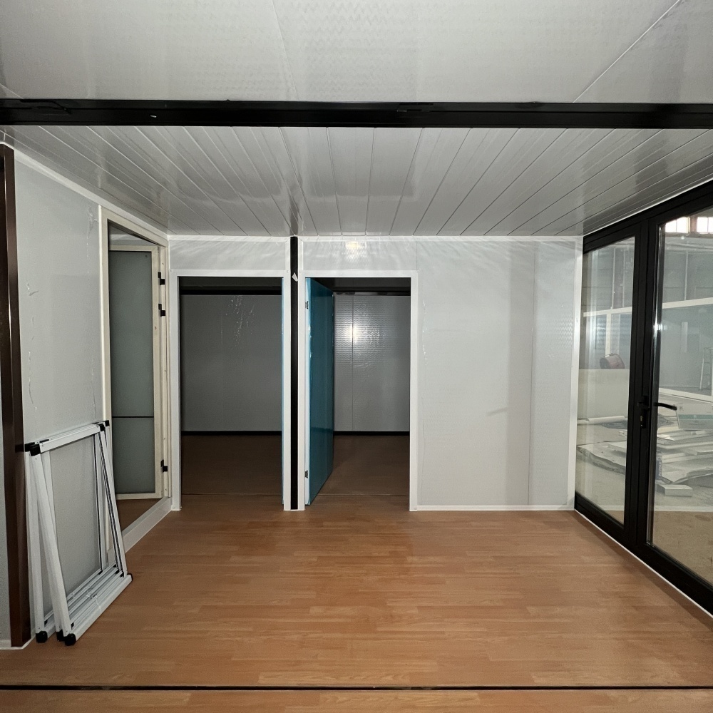 European Fully Furnished Prefab Houses Ready Move Office Building Hospital Workshop Courtyard Bathroom Sandwich Panel Container