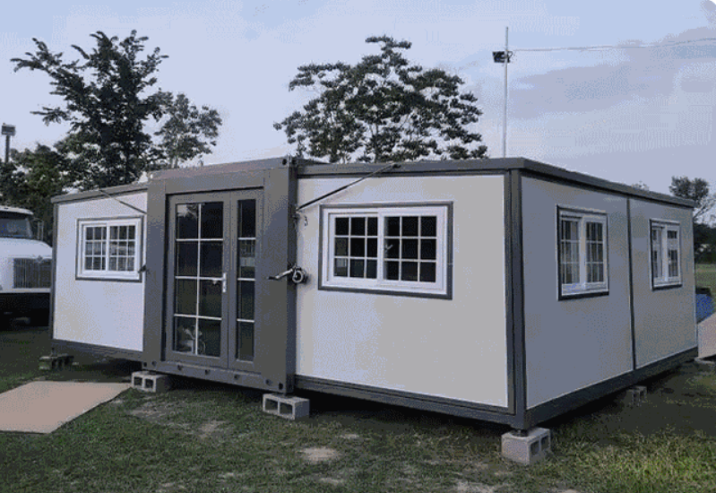 Expandable Container 1