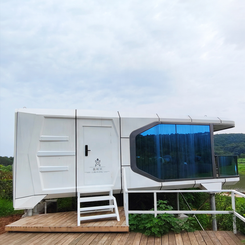 CE Luxury Modern Economical Movable Capsule Hotel Full Bath Room Tiny Container House With Furniture for Resorts