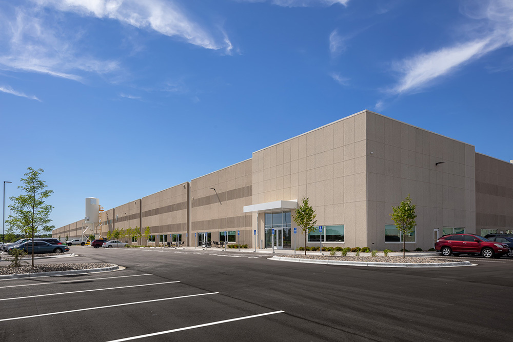 Modern Prefab Steel Structure Building Prefabricated Warehouse/Workshop/Office