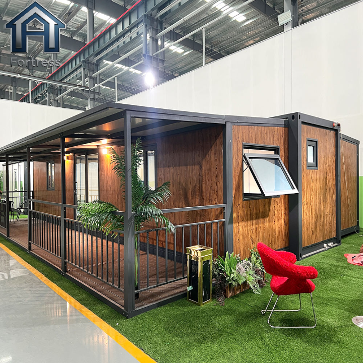 Prefab 20ft 40ft Small Portable Cabin Mobile Homes Folding Expandable Container Tiny House Prefabricated with Veranda Terrace