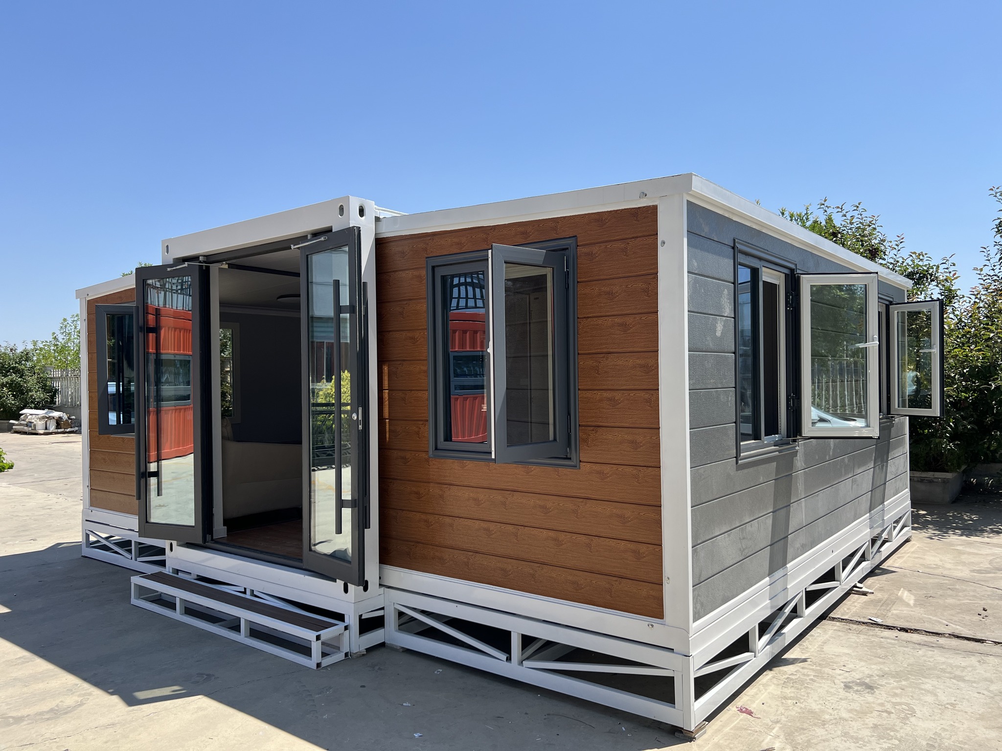 Expandable Container 5