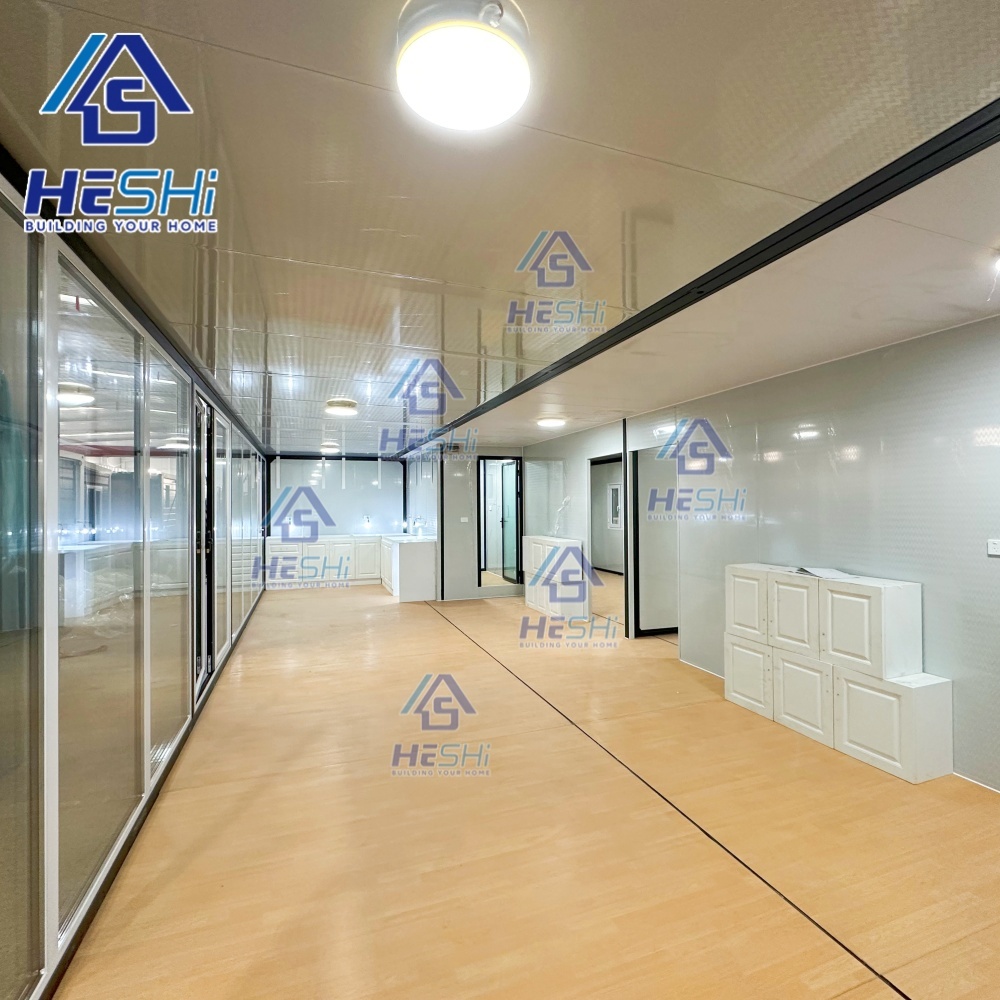 Custom Prefabricated Panel 20Ft 40Ft Expandable Container House Prefab Bungalow Home 2 4 5 Bedroom Casas Prefabricadas