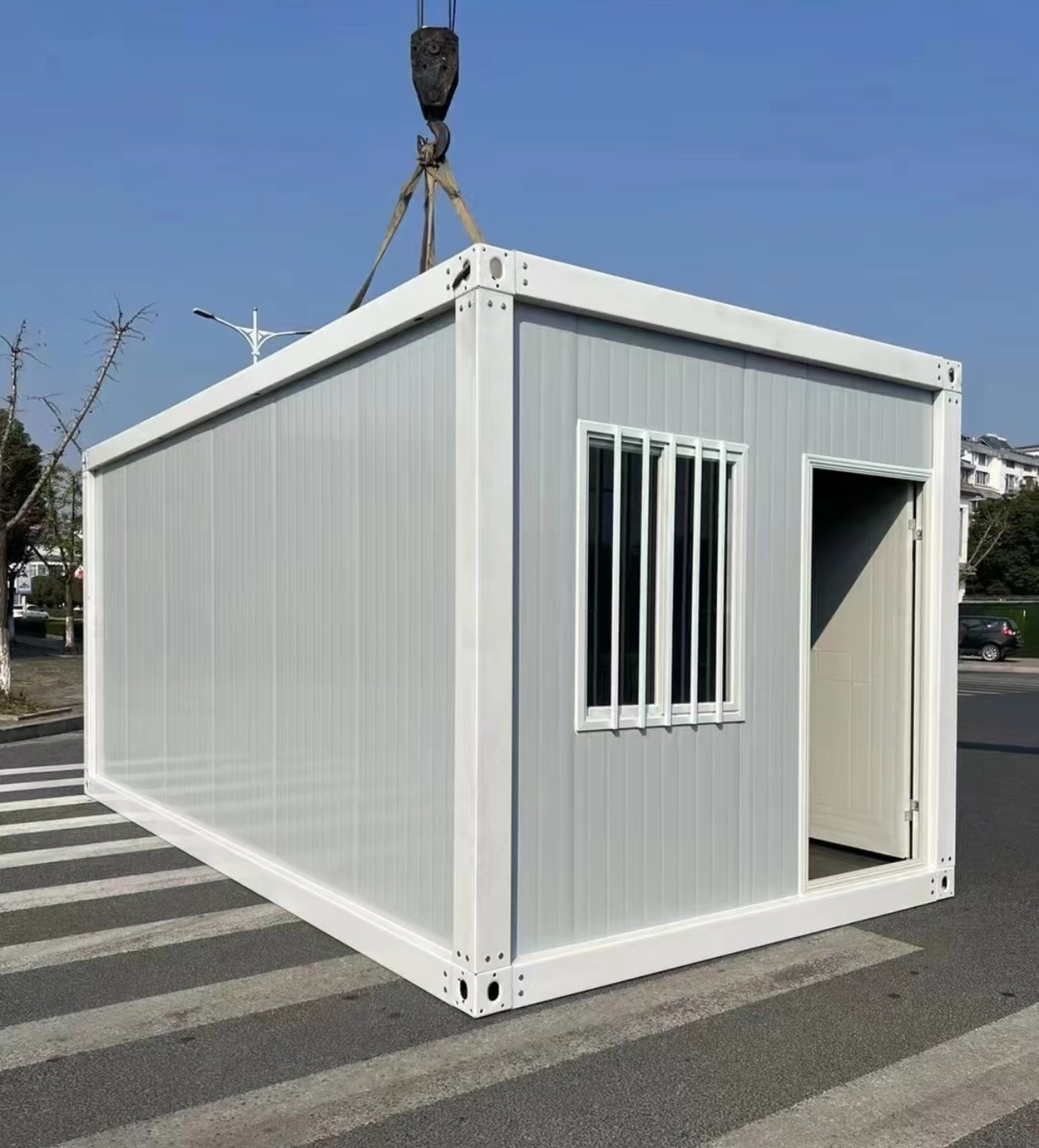 Wholesale 40ft Prefabricated Container Homes Cheap Prefab Houses Made of Sandwich Panel and Steel Housed in a Container