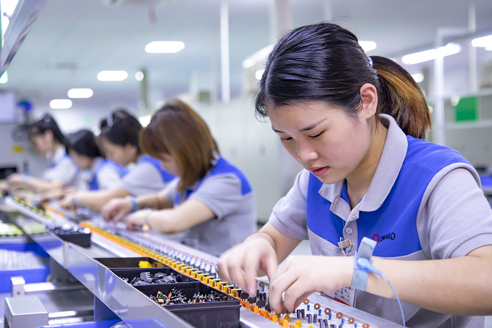 Yingjiao Factory Direct Sale 3 4 6 USB Charger