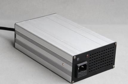 12.6V/16.8V/84V /5A/10A/12A/15A Smart Battery Charger for Lithium-Ion/LiFePO4 Battery