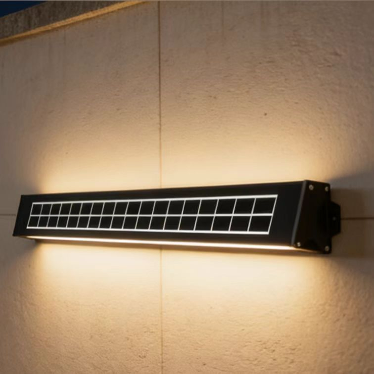 High-Efficiency Solar Wall-Washing Light Featuring 42 CREE Chips