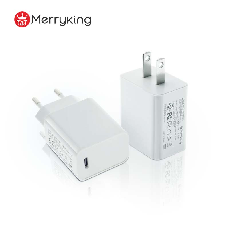 Merryking Professional Manufacturer CE UL FCC SAA Certification 18W Pd Type C USB Fast Smart Mobile Phone Battery Travel Wall Charger for Phone 17 PRO Max