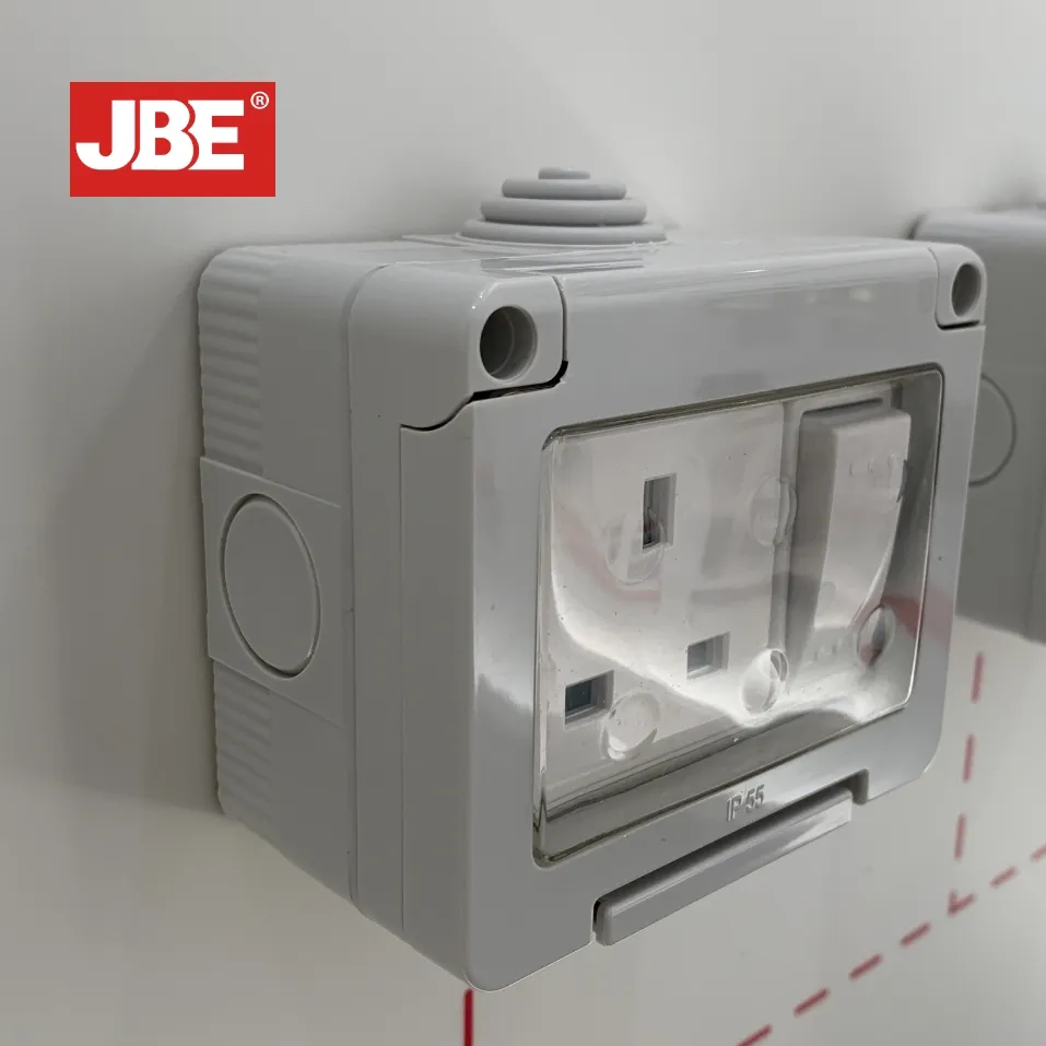 Soquete de Parede à Prova de Tempo Hailar Montado na Superfície 1 com Interruptor de Gangue de Pólo Único, IP55, Cinza