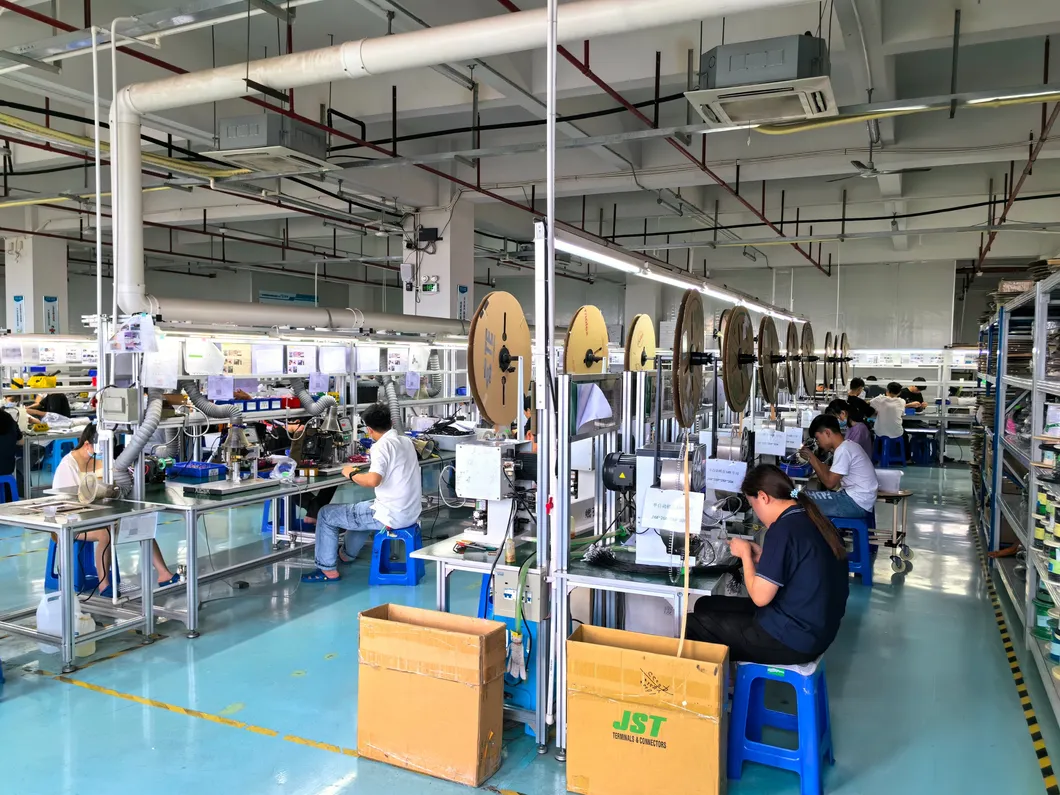 Processamento do Cabo de Conexão de Tomada Industrial