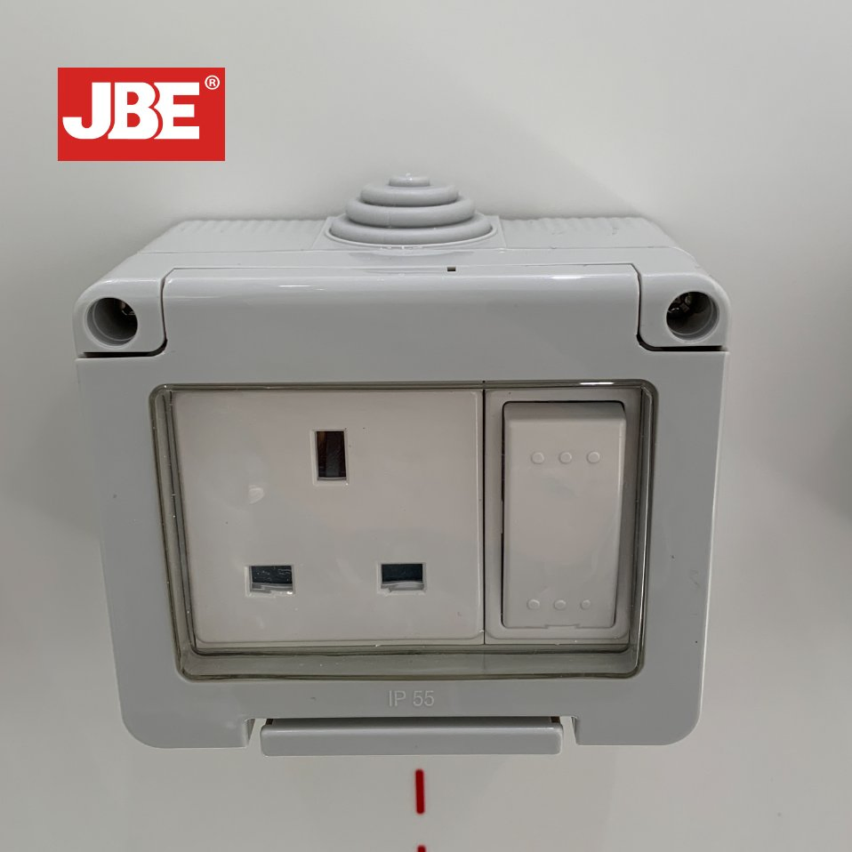 Soquete de Parede à Prova de Tempo Hailar Montado na Superfície 1 com Interruptor de Gangue de Pólo Único, IP55, Cinza