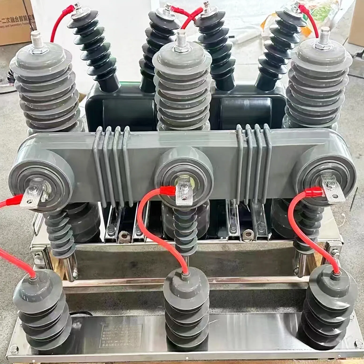 Disjuntores de Alta Tensão Convencionais Inteligentes Elétricos a Vácuo Recloser Automático Disjuntor