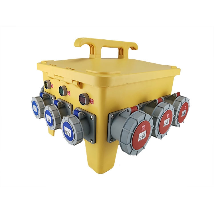 Wholesale IP67 Level Plastic Waterproof Distribution Box Plastic Indoor Outdoor Electrical Box with Industrial Plug Socket