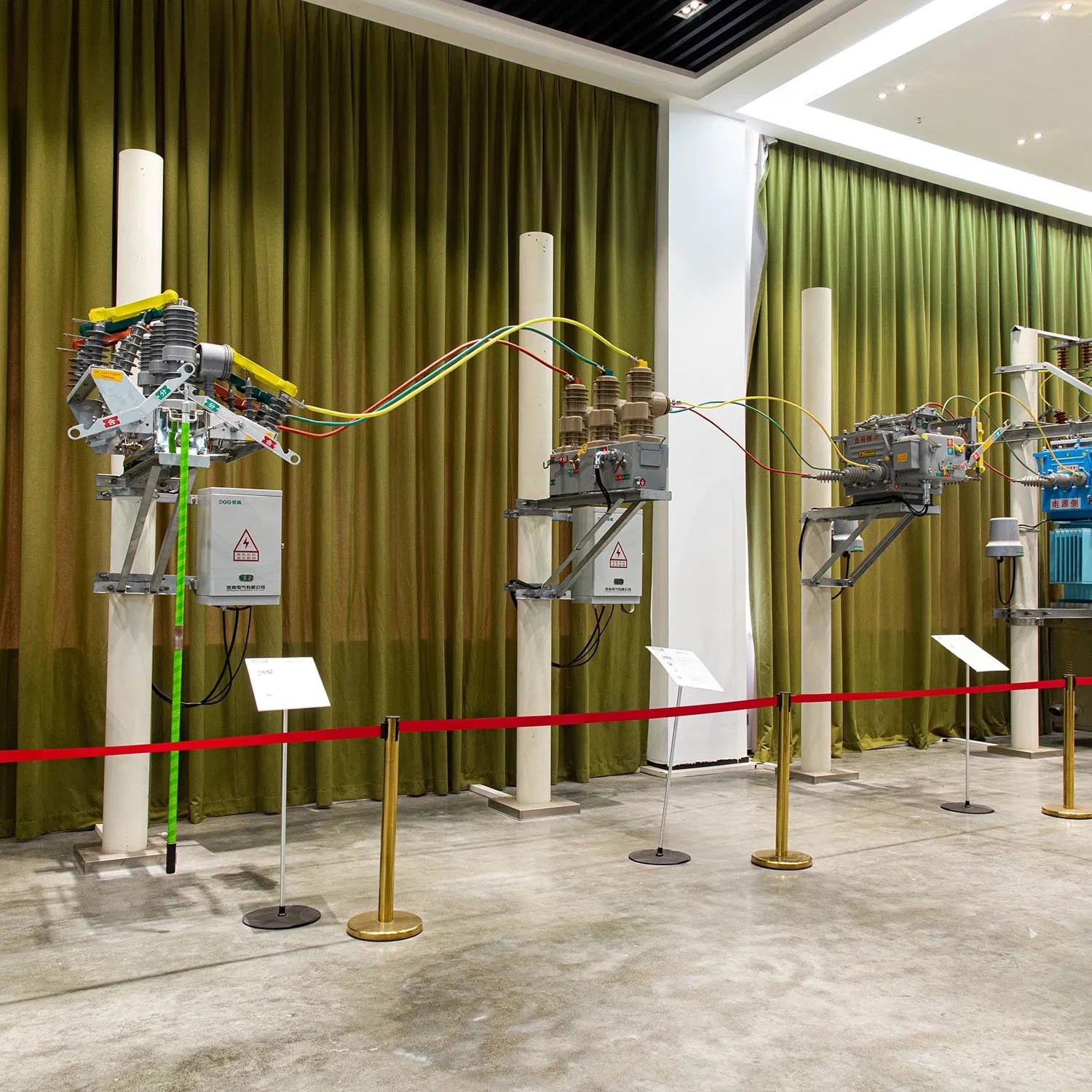 12kv Ao Ar Livre Sf6 Interruptor de Carga Elétrica Automático Inteligente Recloser Elétrico Interruptor de Carga Quebra de Vácuo
