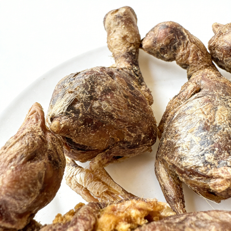 Private Label OEM Wholesale Bulk Natural Freeze Dried Whole Prey High Protein Day Old Chicks Cat Snacks Pet Snacks Dog Treats