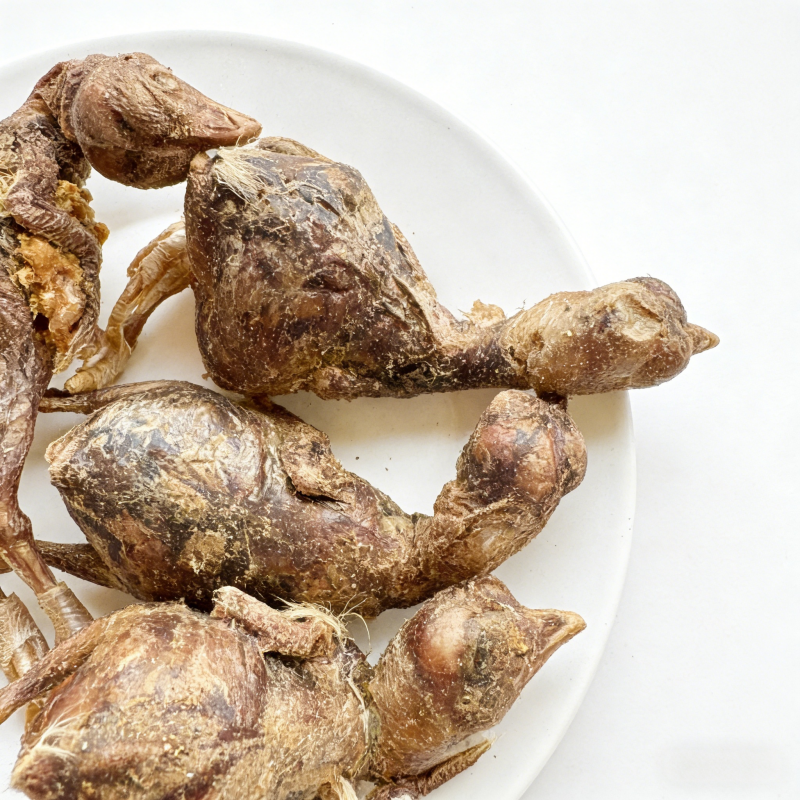Private Label OEM Wholesale Bulk Natural Freeze Dried Whole Prey High Protein Day Old Chicks Cat Snacks Pet Snacks Dog Treats