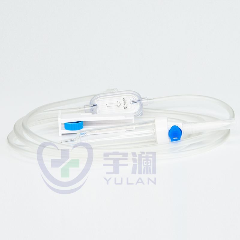 Juego de infusión intravenosa desechable con filtro de precisión