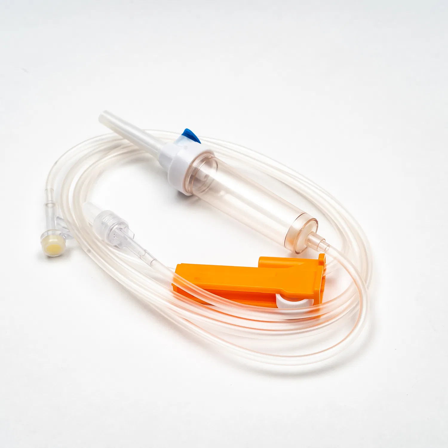 Conjunto de infusión médica desechable estéril de control de flujo de precisión con filtro