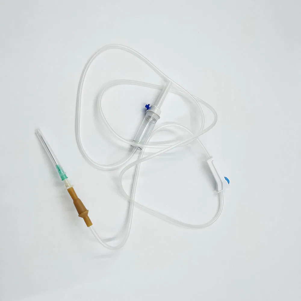 Conjunto de infusión desechable confiable con Luer Slip o Luer Lock para terapia intravenosa eficiente