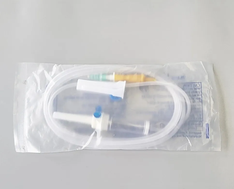 Conjunto de infusión médica desechable con aguja, bureta y filtro