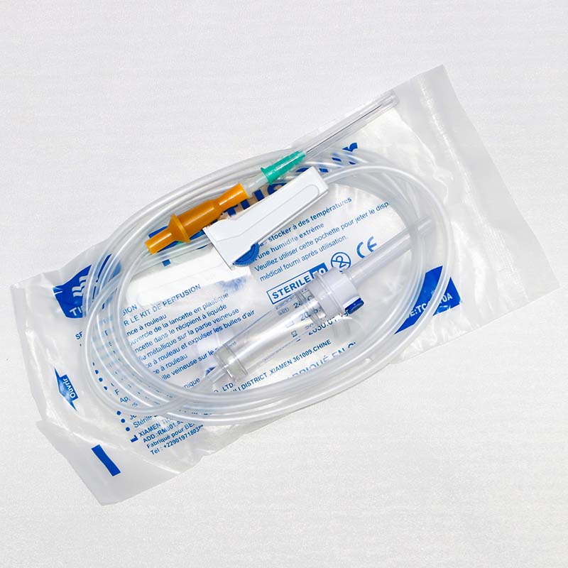 Set de infusión IV desechable CE certificado con aguja