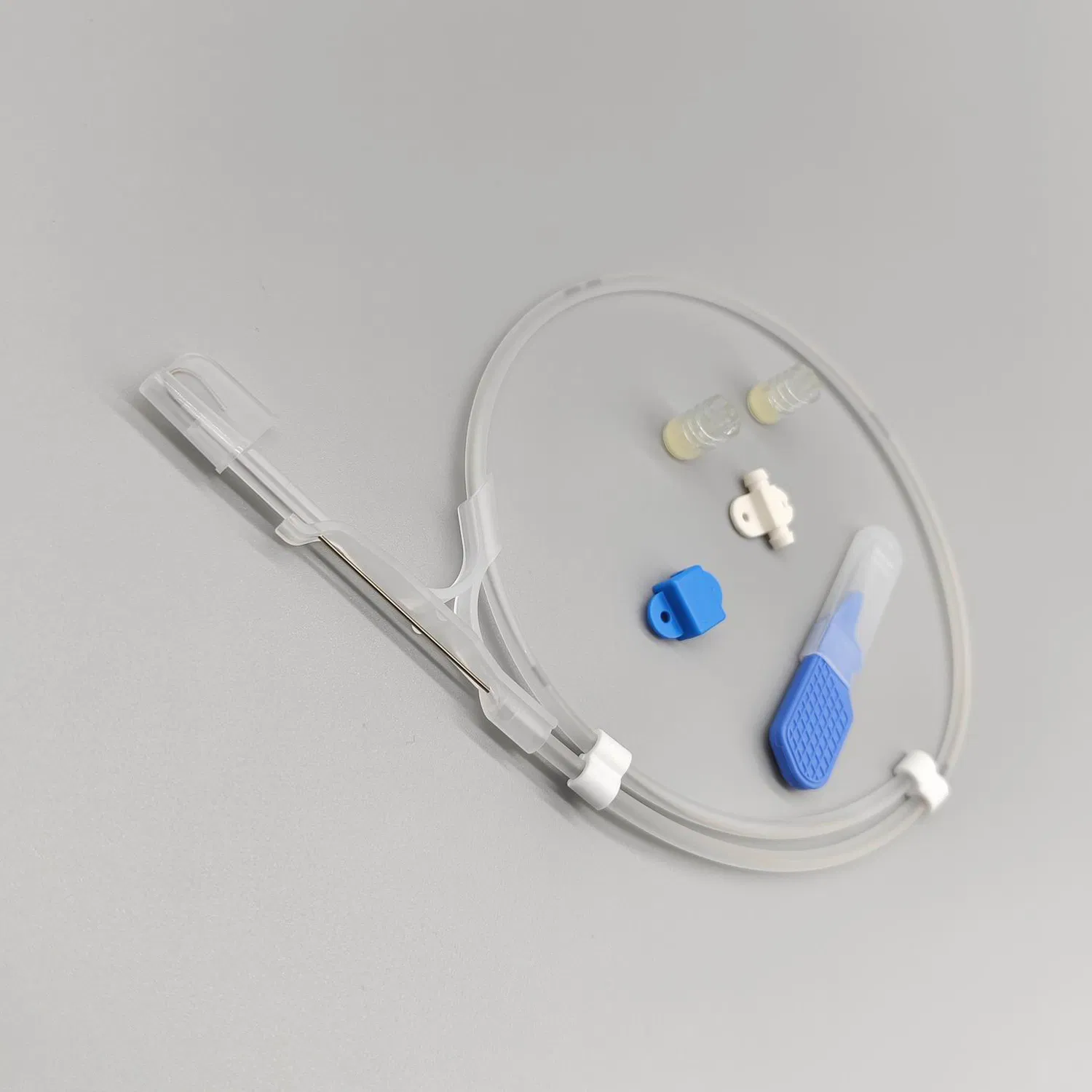 Kit de catéter de cuatro lúmenes para uso médico para terapia a corto plazo