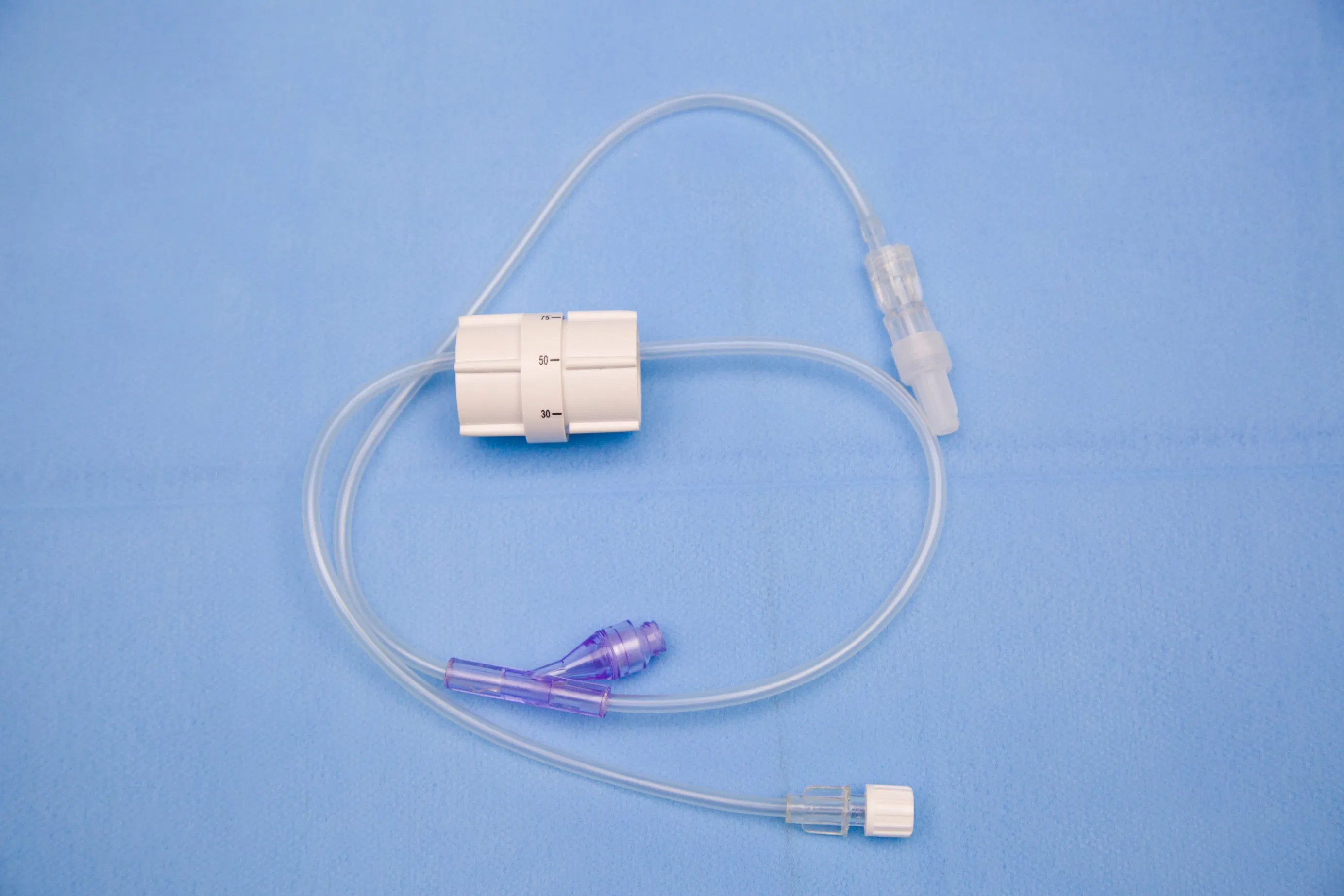 Tubo de extensión con regulador de flujo, juego de infusión con regulador de flujo, juego de IV desechable
