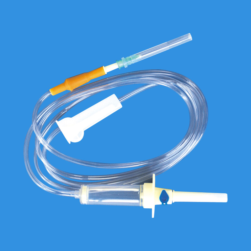 Proveedor chino juego de infusión IV desechable con pico de metal, suero, filtro de precisión para venas, sangre, set médico de infusión IV