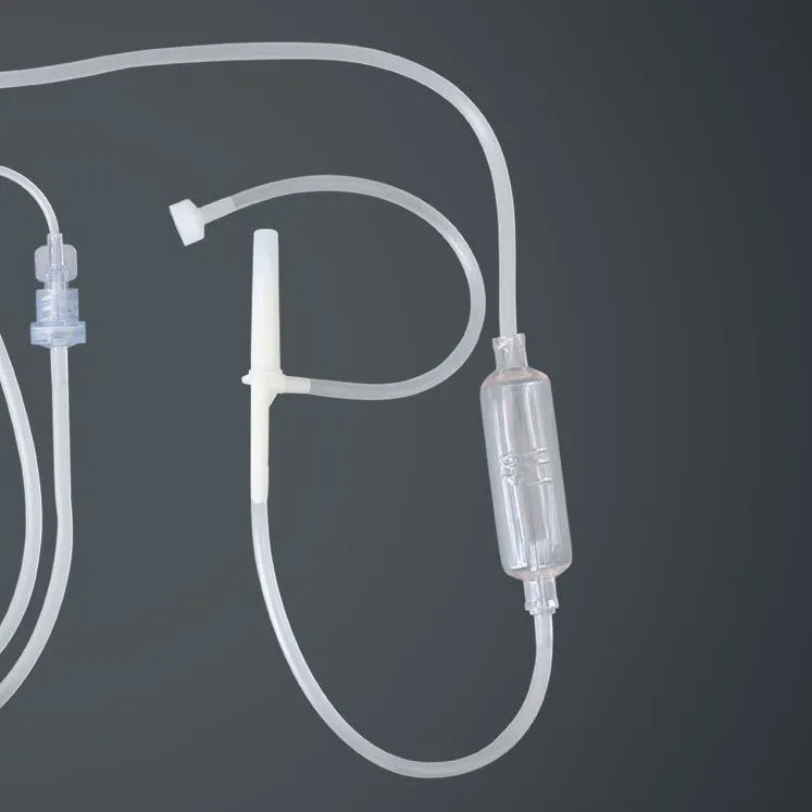 Juego de infusión IV médico desechable con control de flujo preciso para uso quirúrgico