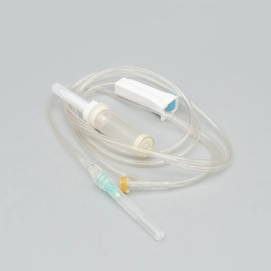Juego de infusión desechable médico con aguja, cámara de goteo con filtro y conector en Y