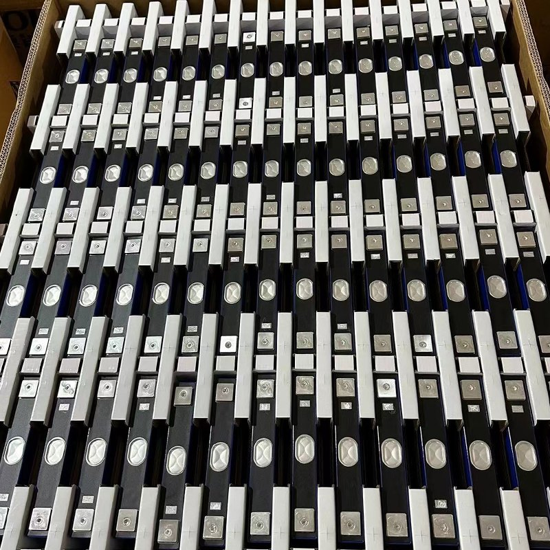 Svolt 3.7V 115ah Batería de Ión de Litio Prismática para Almacenamiento de Energía Solar Industrial y Doméstico 90ah 115ah 117ah 141ah 180ah
