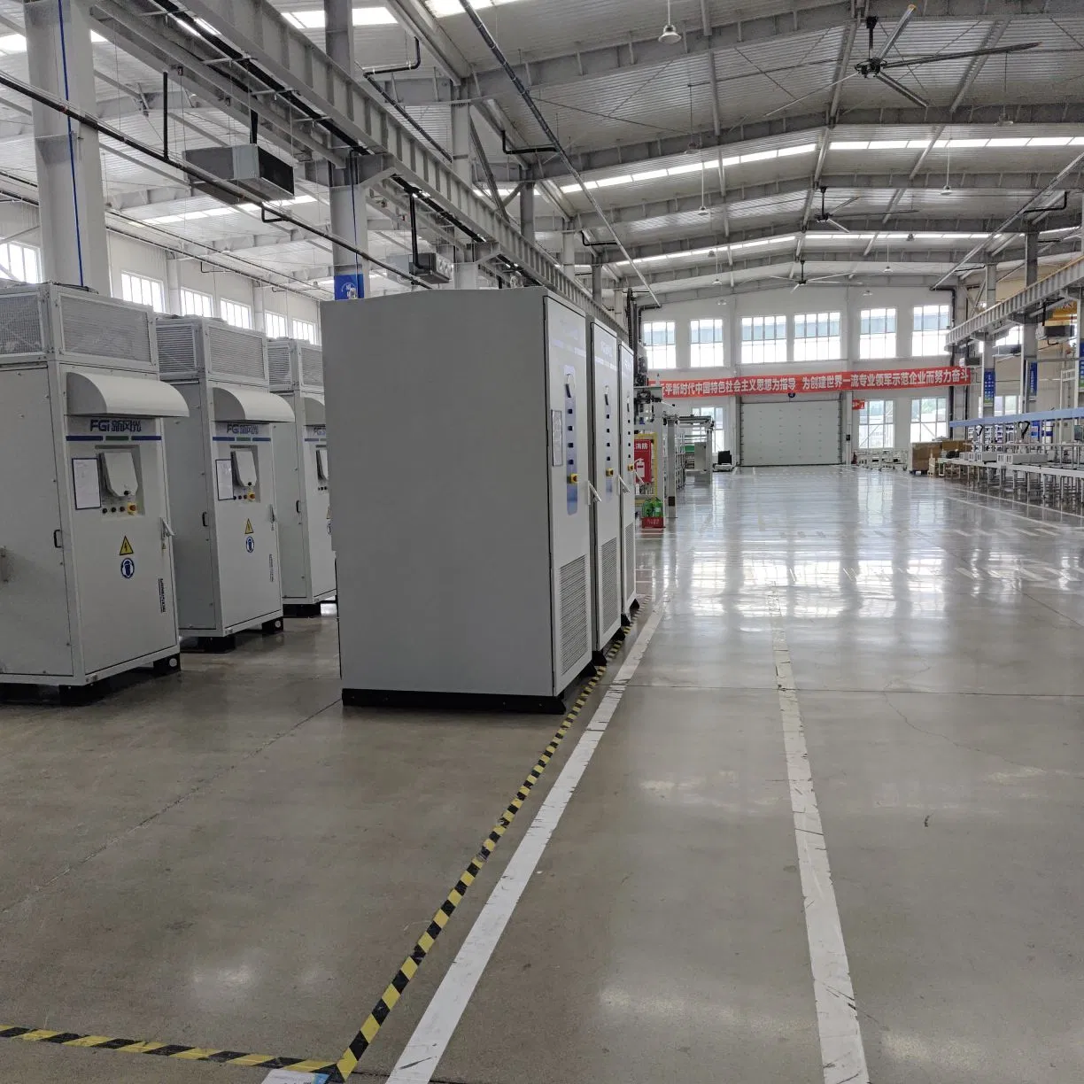 Almacenamiento de Baterías Comerciales Fgi Almacenamiento de Energía Comercial Almacenamiento de Energía Todo en Uno Enfriamiento Líquido LiFePO4 Gestión de Energía Sistema de Baterías Híbrido Solar 125kw/26