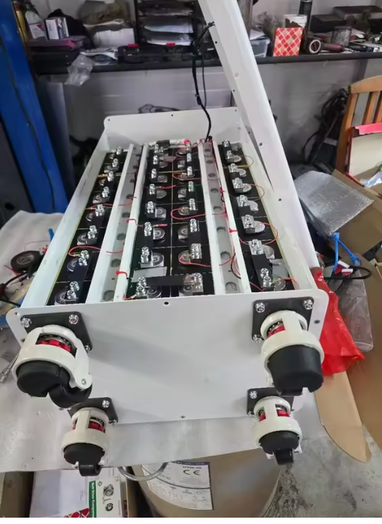 Almacenamiento de energía solar en el hogar con 15kwh sistema de batería de litio