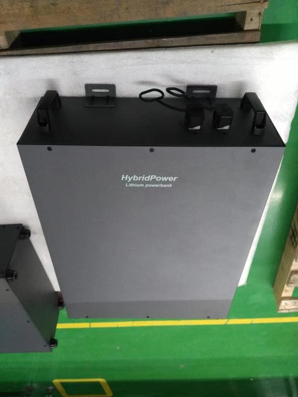 Batería de litio recargable portátil solar de almacenamiento de energía gris negro/rojo de larga duración para sistema cuboide