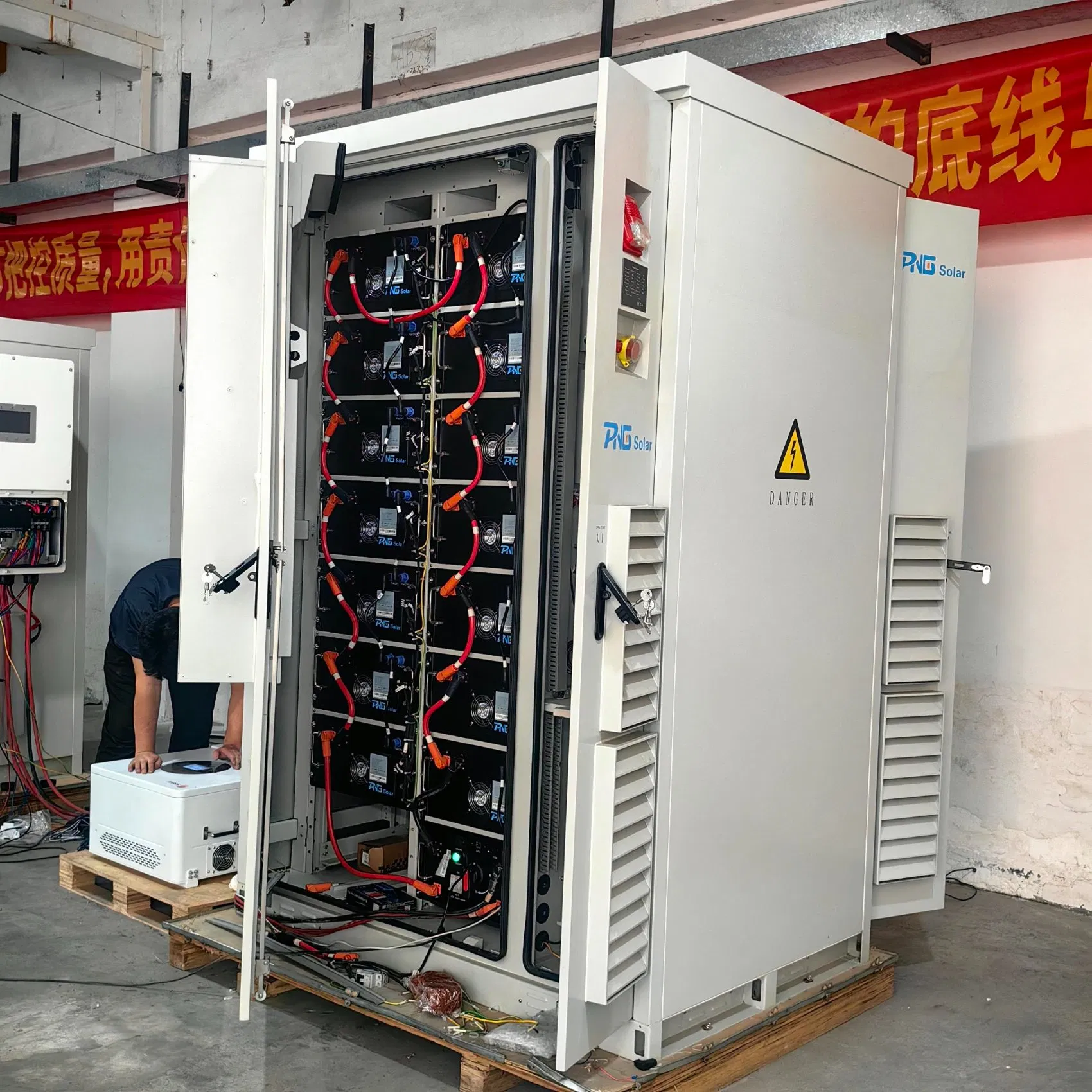 Paquete de Batería de Litio Comercial e Industrial 241kwh 261kwh Armario Ess Todo en Uno