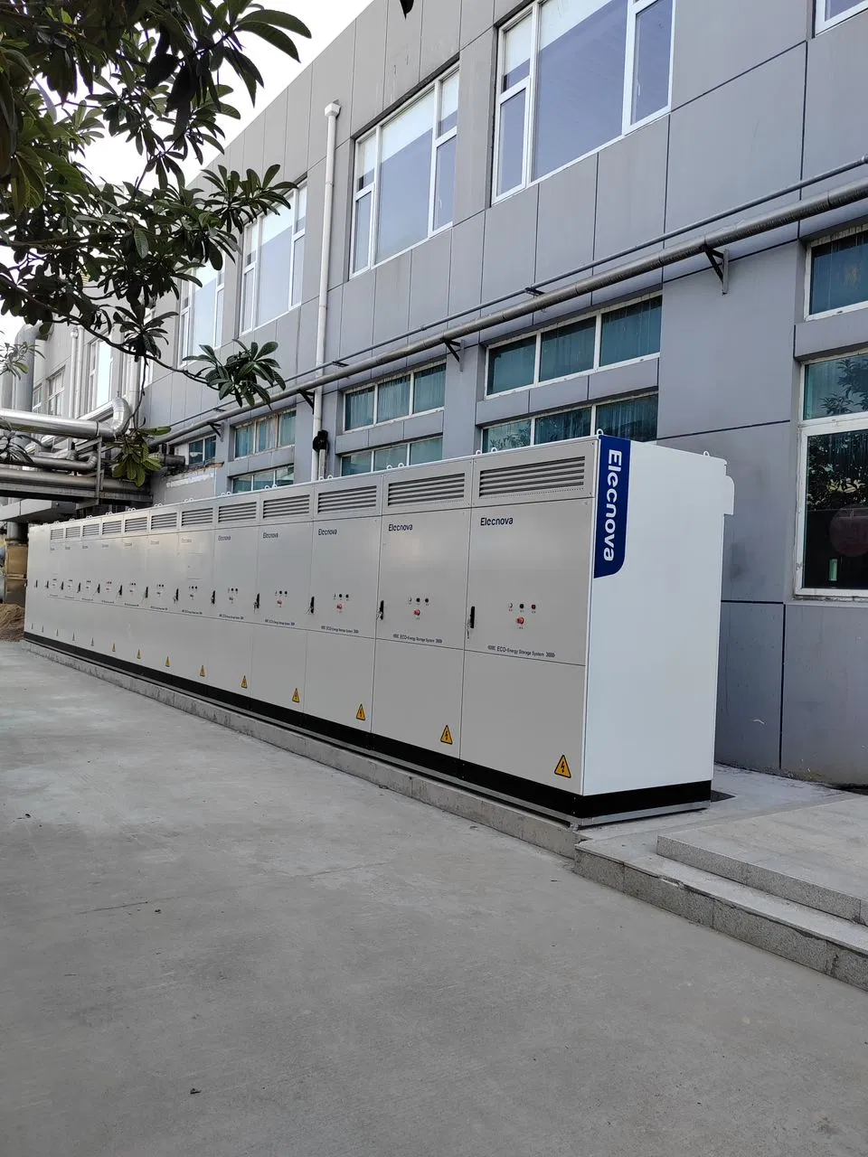 Sistema de Almacenamiento de Energía Solar en Contenedor con Batería Conectado a la Red Renovable Eficiente en Costos para Uso Industrial y Comercial 215kwh Respaldo de Emergencia Refrigerado por Aire