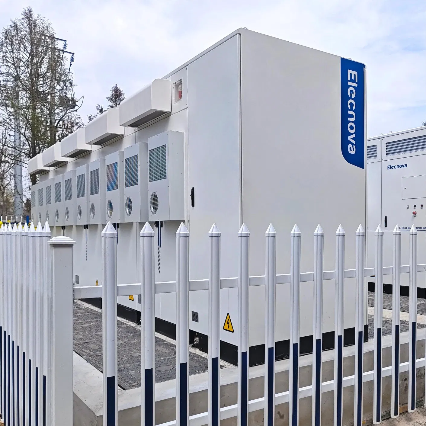 Sistema de Almacenamiento de Energía Solar en Contenedor con Batería Conectado a la Red Renovable Eficiente en Costos para Uso Industrial y Comercial 215kwh Respaldo de Emergencia Refrigerado por Aire